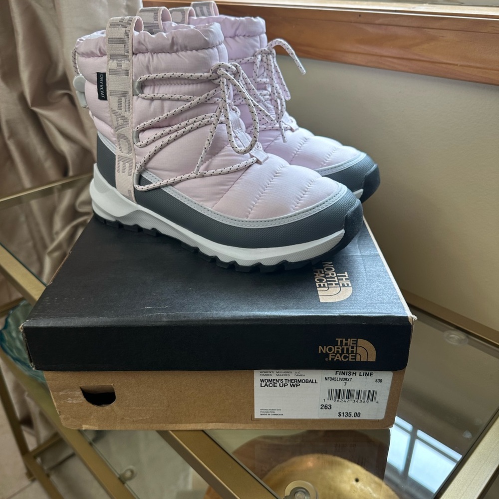 Women Authentic Timberland Boots.